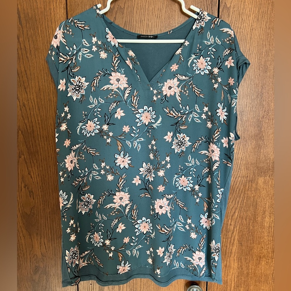 XL Papermoon Cap Sleeve Floral Top